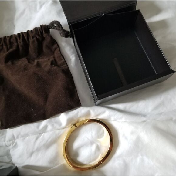 MICHAEL KORS GOLD COLOR BRACELET WITH LOGO PLAQUE WITH ORIGINAL BOX - Picture 6 of 16